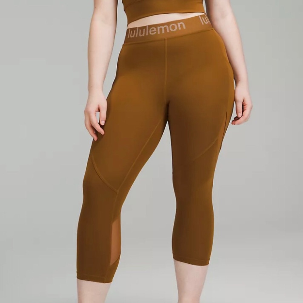 Ltd Ed.🌟LuluLemon Logo Waistband High-Rise Training Crop 21"